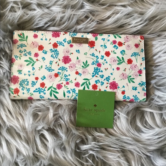 kate spade Handbags - New Kate Spade ♠️ Wallet 💕